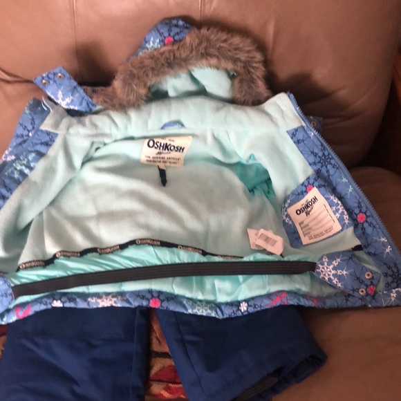OSHKOSH B’gosh snowsuit…24 months, however, made big. - Picture 2 of 8